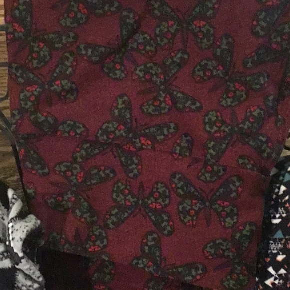 Set of 5 LulaRoe leggings - Picture 5 of 6